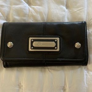 Beautiful B Makowsky black leather wallet